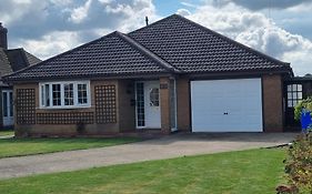 Spacious & Upmarket 2 Bedroom Detached Bungalow In Boston